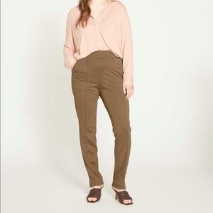 NWT Universal Standard Pintuck Skinny Pant 32” inseam (L 10-12)